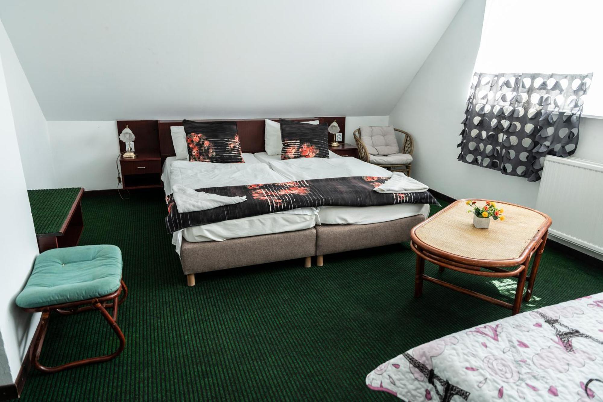 Bagoly Fogado Otel Gyömrő Dış mekan fotoğraf