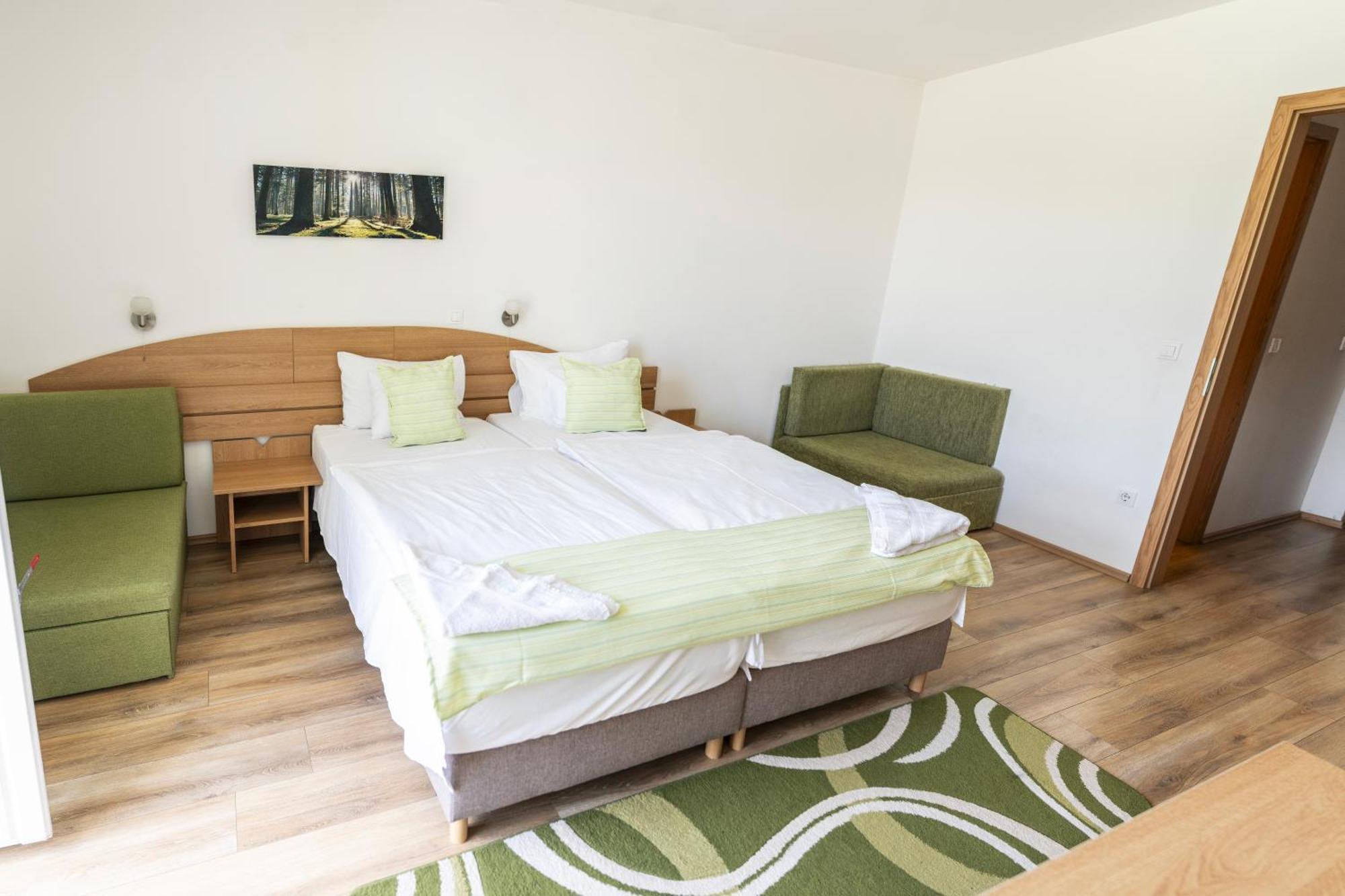 Bagoly Fogado Otel Gyömrő Dış mekan fotoğraf